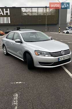 Седан Volkswagen Passat 2012 в Києві