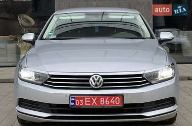 Седан Volkswagen Passat 2019 в Ужгороді