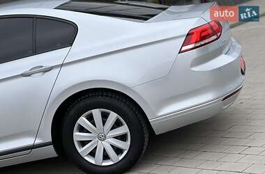 Седан Volkswagen Passat 2019 в Ужгороді