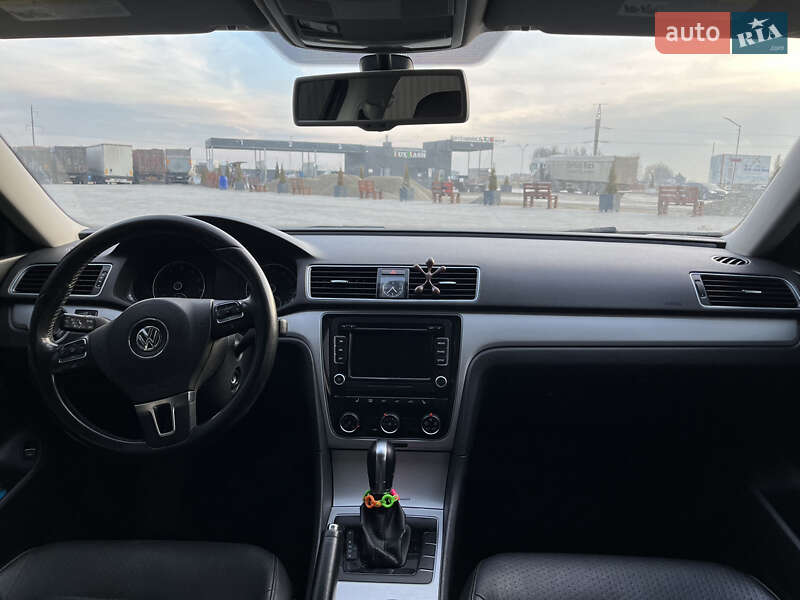 Седан Volkswagen Passat 2012 в Тернополі
