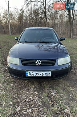 Седан Volkswagen Passat 1997 в Яготине