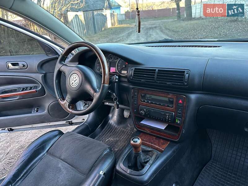Седан Volkswagen Passat 2003 в Конотопе