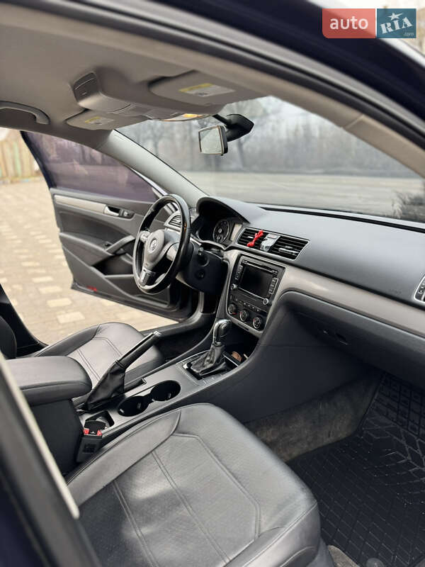 Седан Volkswagen Passat 2015 в Хмельницькому