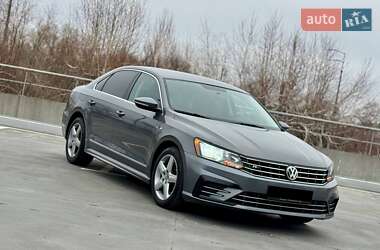 Седан Volkswagen Passat 2017 в Києві