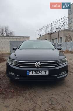 Універсал Volkswagen Passat 2015 в Харкові