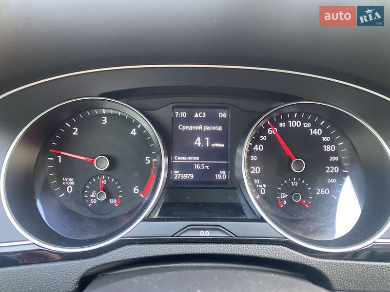 Універсал Volkswagen Passat 2015 в Львові