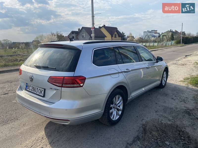Універсал Volkswagen Passat 2015 в Львові