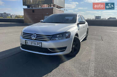 Седан Volkswagen Passat 2012 в Киеве