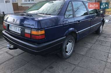 Седан Volkswagen Passat 1991 в 