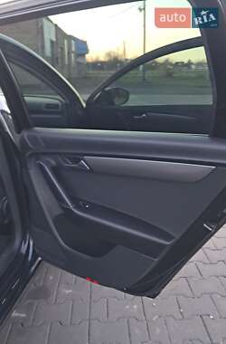 Универсал Volkswagen Passat 2011 в 