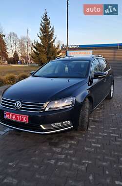 Універсал Volkswagen Passat 2011 в Луцьку