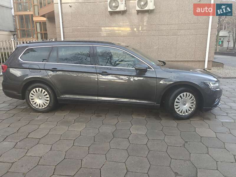 Универсал Volkswagen Passat 2020 в Луцке