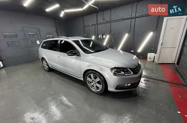 Універсал Volkswagen Passat 2012 в Києві