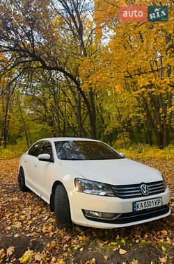 Седан Volkswagen Passat 2012 в Києві