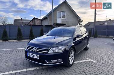 Универсал Volkswagen Passat 2011 в Ровно