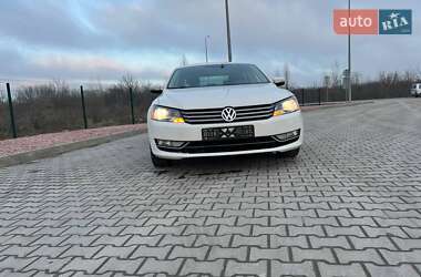 Седан Volkswagen Passat 2014 в Кам'янець-Подільському