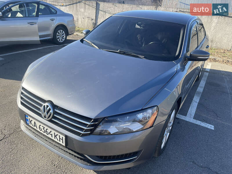 Седан Volkswagen Passat 2013 в Києві