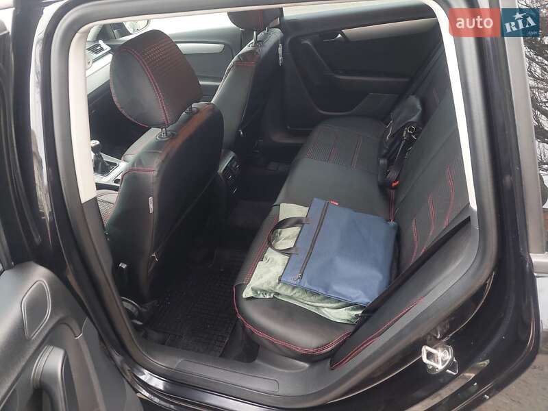 Універсал Volkswagen Passat 2010 в Львові