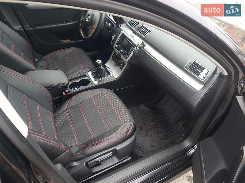 Універсал Volkswagen Passat 2010 в Львові