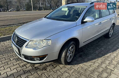 Универсал Volkswagen Passat 2008 в Дружбе