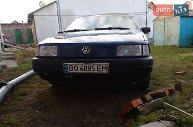 Седан Volkswagen Passat 1988 в Подгайцах