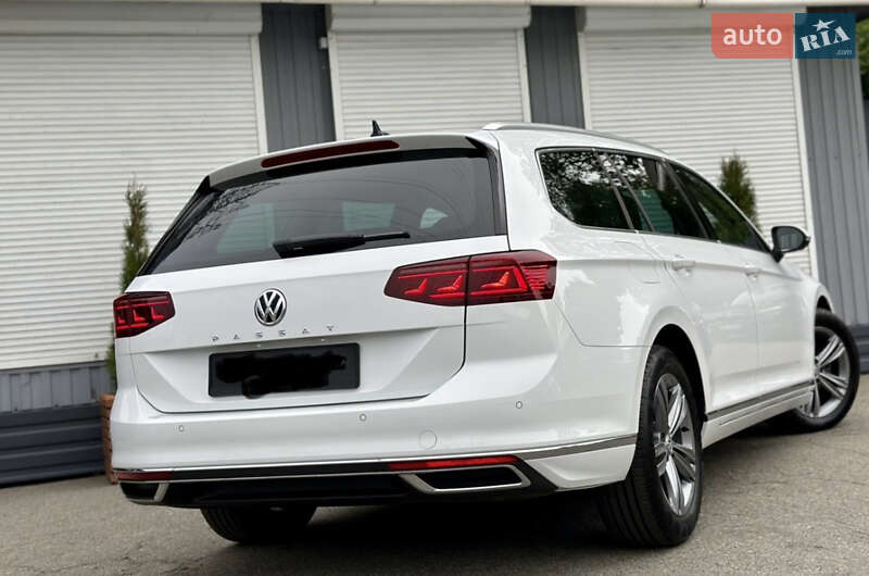 Универсал Volkswagen Passat 2019 в Киеве