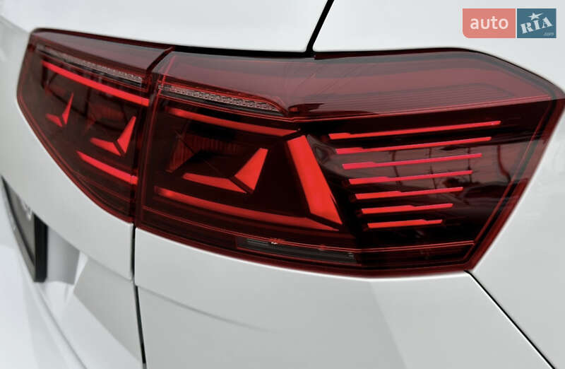 Универсал Volkswagen Passat 2019 в Киеве