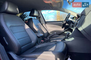 Седан Volkswagen Passat 2017 в 