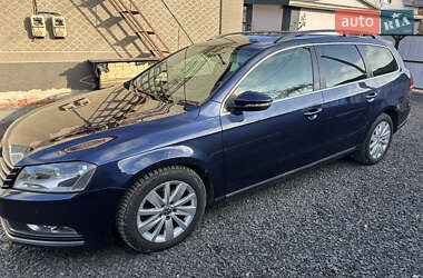 Універсал Volkswagen Passat 2011 в Луцьку