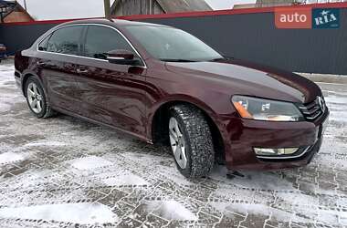 Седан Volkswagen Passat 2012 в Полонному