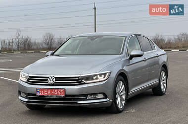 Седан Volkswagen Passat 2018 в Ровно