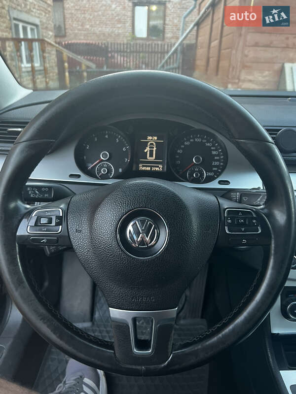 Универсал Volkswagen Passat 2010 в Тернополе