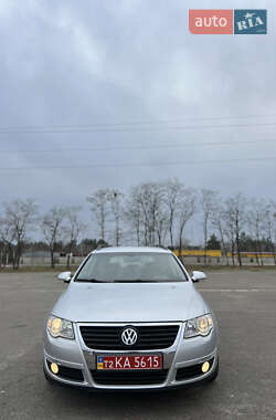 Универсал Volkswagen Passat 2008 в Киеве