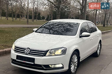 Седан Volkswagen Passat 2011 в Миколаєві