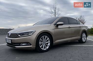 Седан Volkswagen Passat 2016 в Мукачево