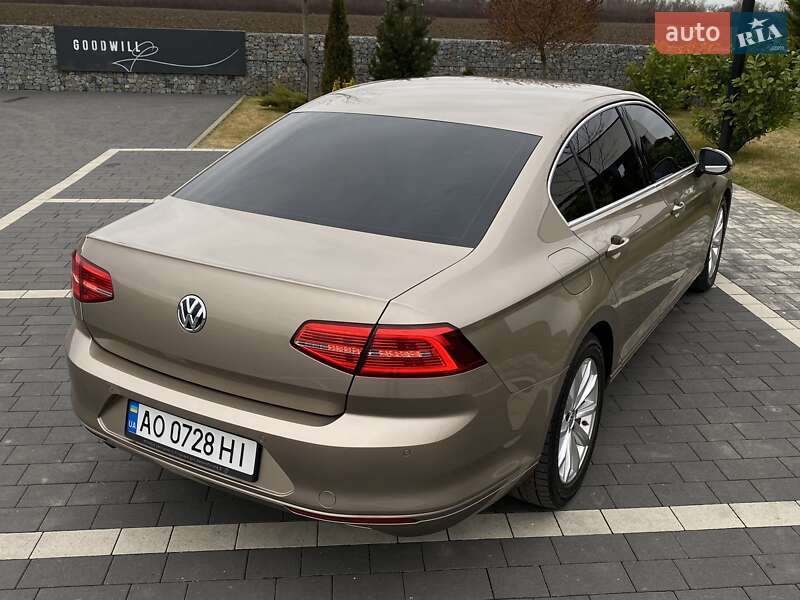 Седан Volkswagen Passat 2016 в Мукачево