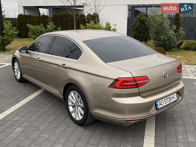 Седан Volkswagen Passat 2016 в Мукачево