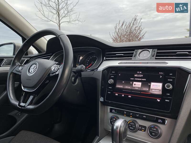 Седан Volkswagen Passat 2016 в Мукачево