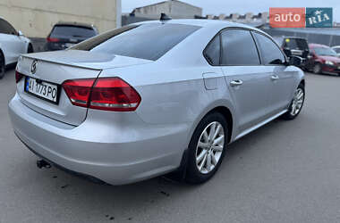 Седан Volkswagen Passat 2012 в Києві