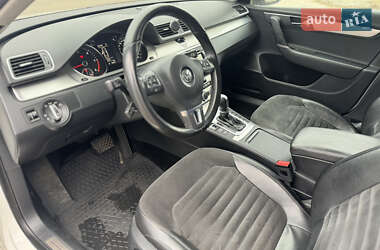 Седан Volkswagen Passat 2012 в Киеве