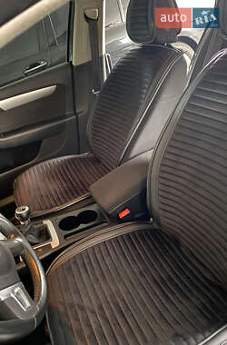 Седан Volkswagen Passat 2011 в 