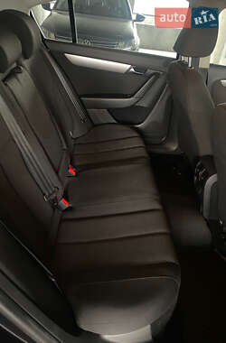 Седан Volkswagen Passat 2011 в 