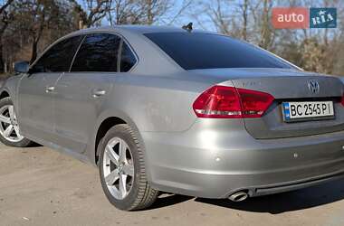 Седан Volkswagen Passat 2012 в Львові