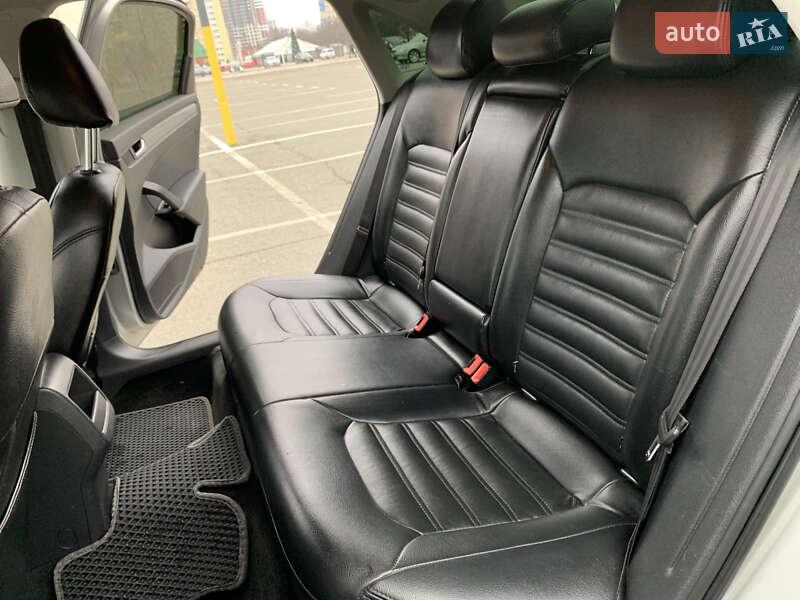 Седан Volkswagen Passat 2012 в Броварах