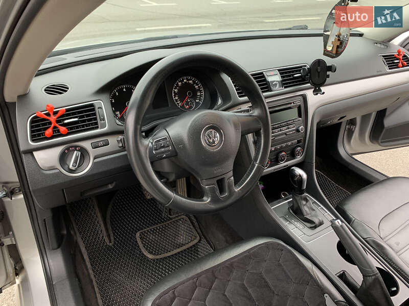 Седан Volkswagen Passat 2012 в Броварах