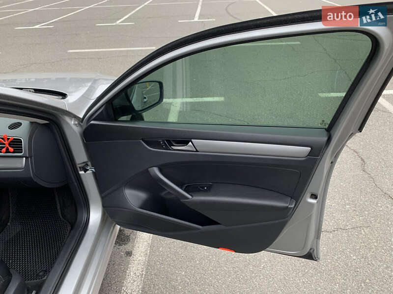 Седан Volkswagen Passat 2012 в Броварах