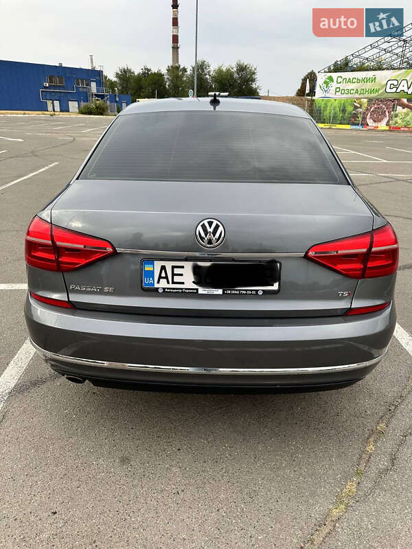 Седан Volkswagen Passat 2016 в Днепре