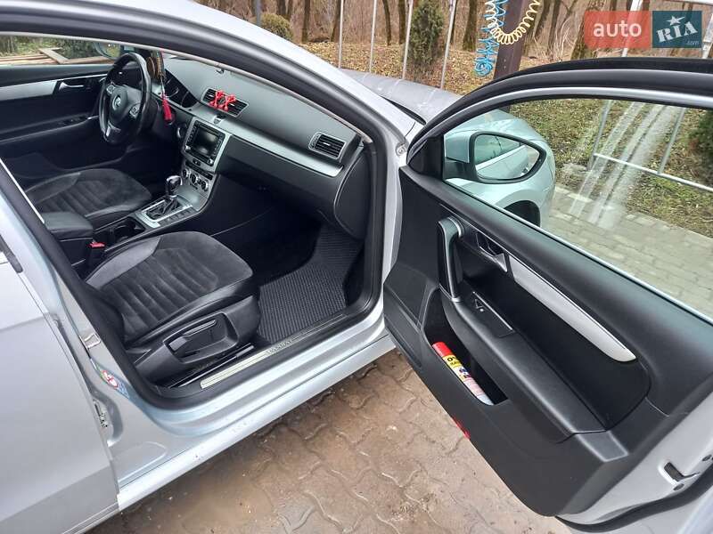 Универсал Volkswagen Passat 2012 в Хоросткове