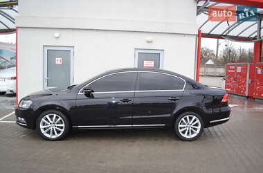 Седан Volkswagen Passat 2013 в Виннице