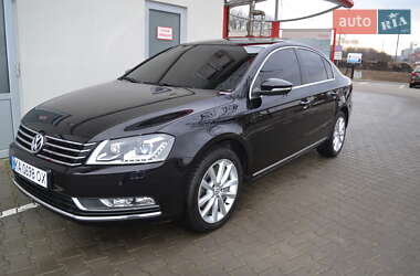 Седан Volkswagen Passat 2013 в Виннице